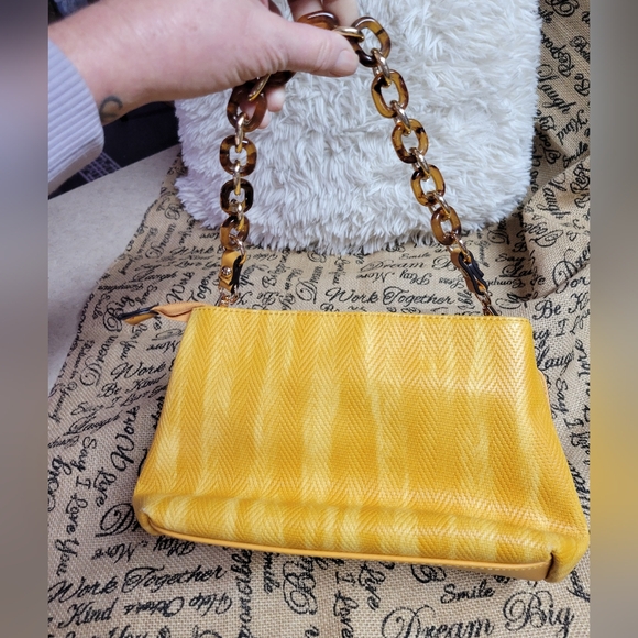 Gently used Sondra Roberts Squared yellow hand bag tortoise chain gold - Picture 6 of 16